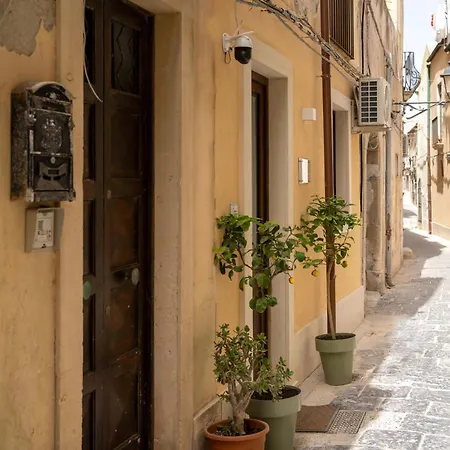 Regina Damarete Ortigia Boutique Holiday home *