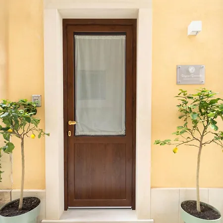 Regina Damarete Ortigia Boutique * Syracuse